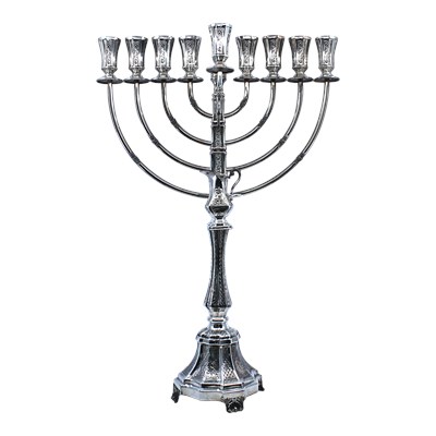 חנוכיית כסף סטרלינג קלאסית, עבודת יד בשילוב עבודות מכונה, במבחר גדלים.6983